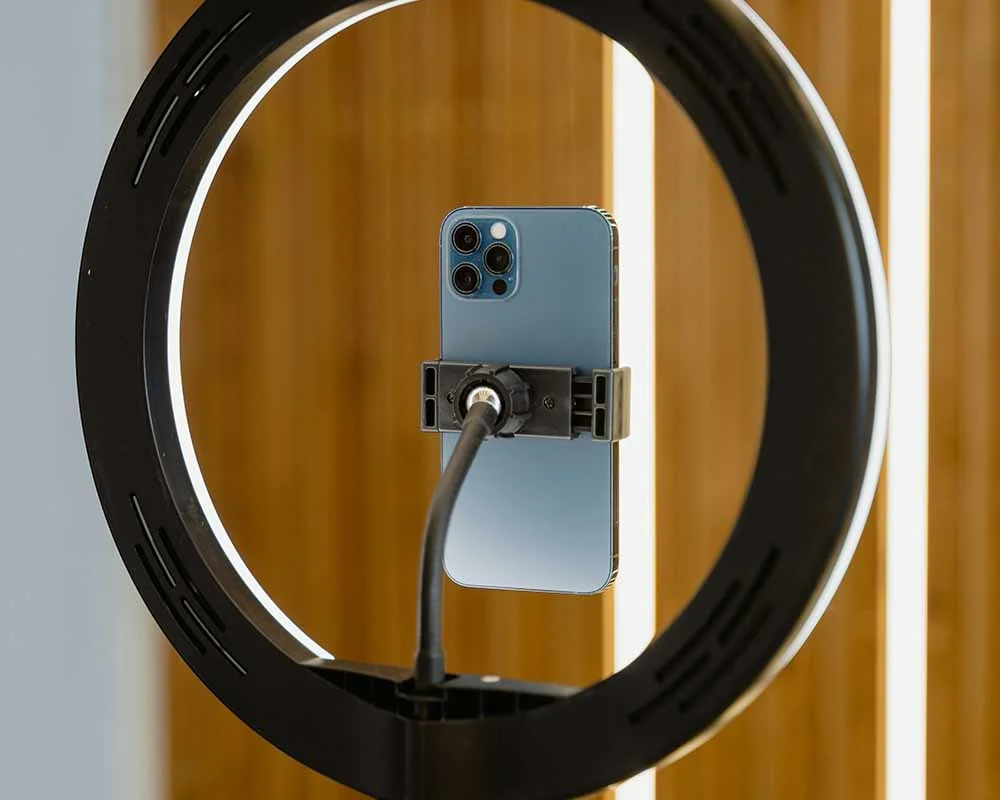 Tournage de vidéo verticale pour réseaux sociaux